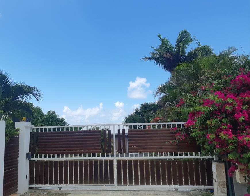 TI COIN RELAX bungalow vue mer piscine privée Saint-Francois  Exterior foto